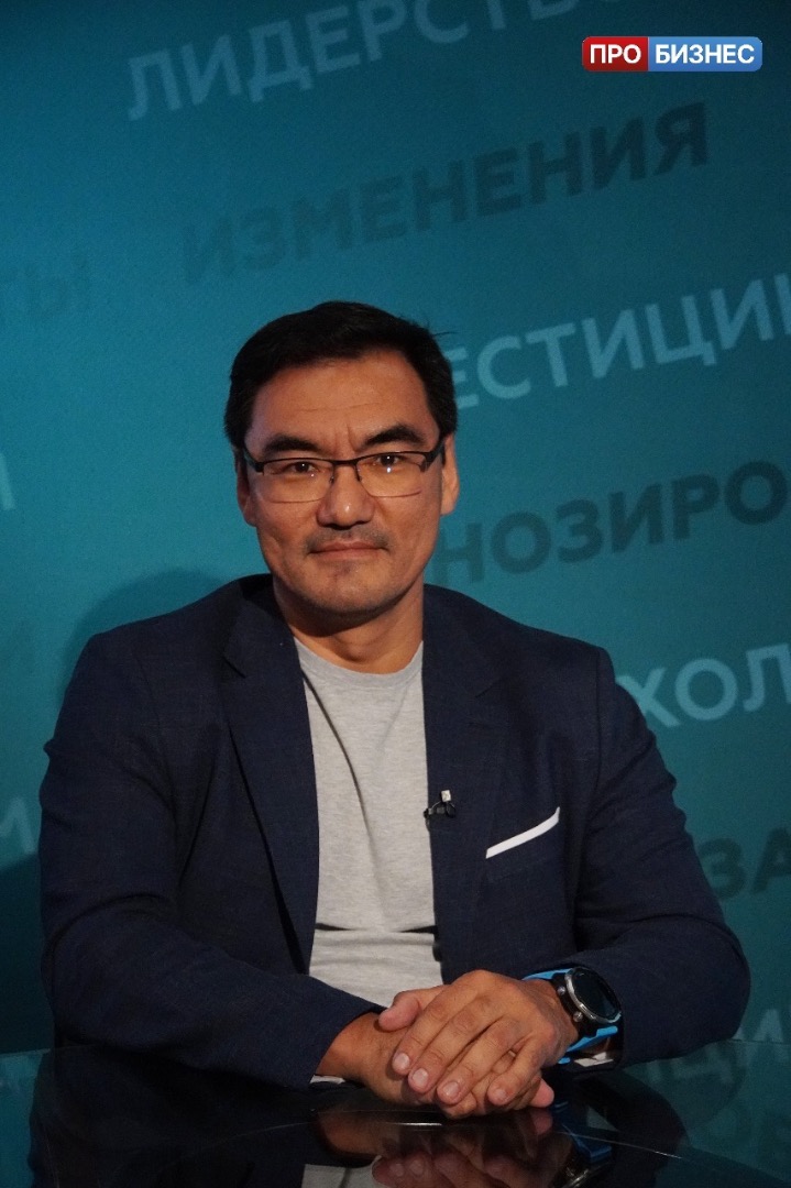 Герой программы Асхат Уразбаев, основатель ScrumTrek.