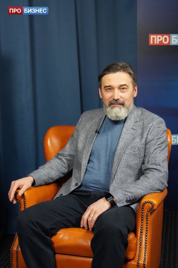 Автор и ведущий Ринат Гимранов.